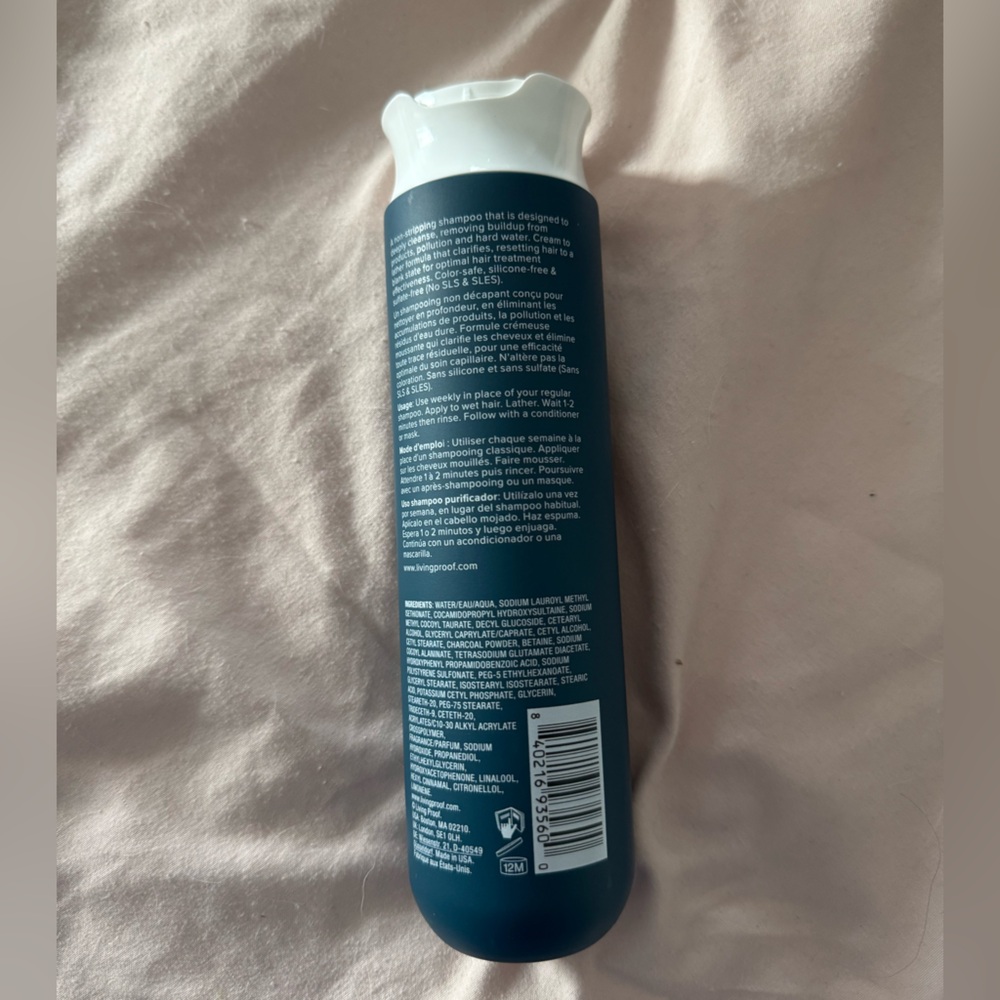 Living Proof Detox Shampoo - Picture 2 of 3